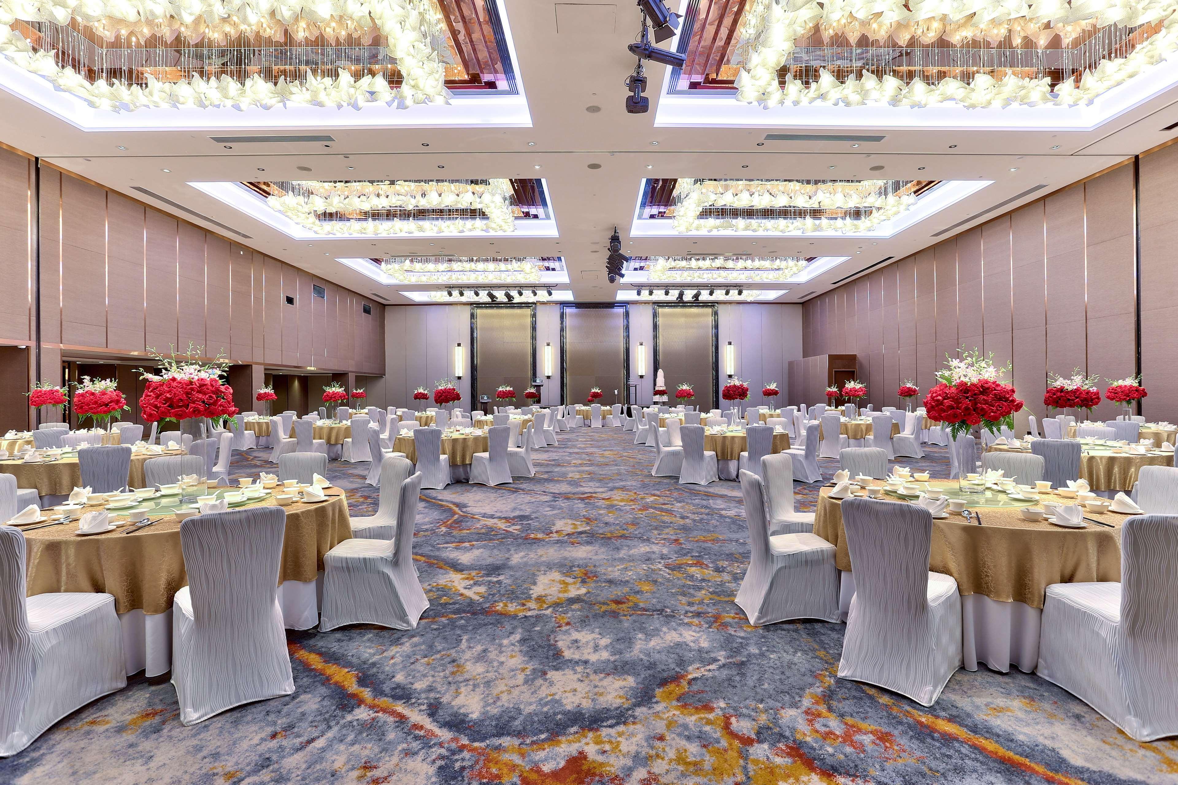فندق هيلتون كوتا كينابالو المظهر الخارجي الصورة The Grand Ballroom