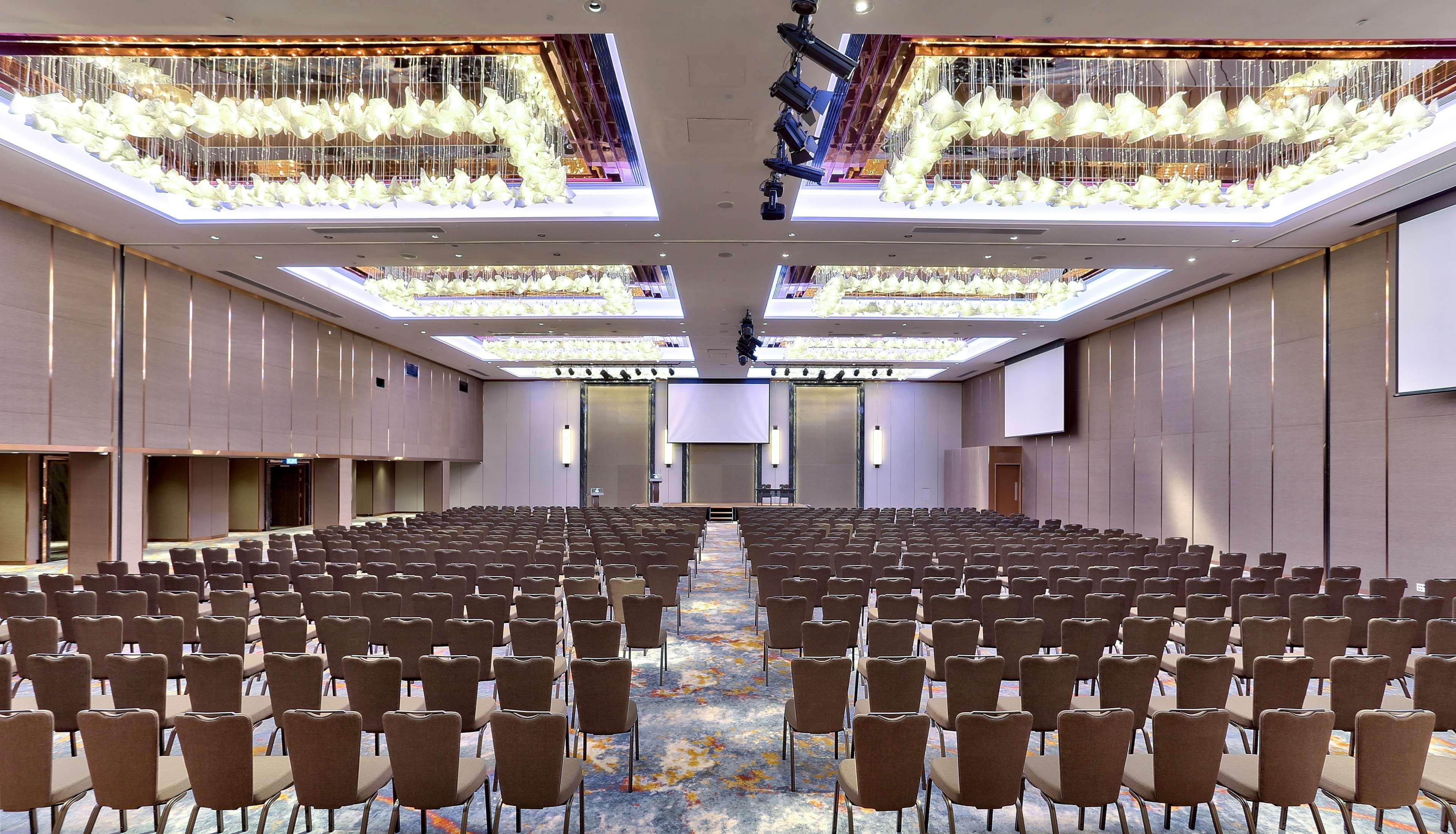 فندق هيلتون كوتا كينابالو المظهر الخارجي الصورة The Grand Ballroom