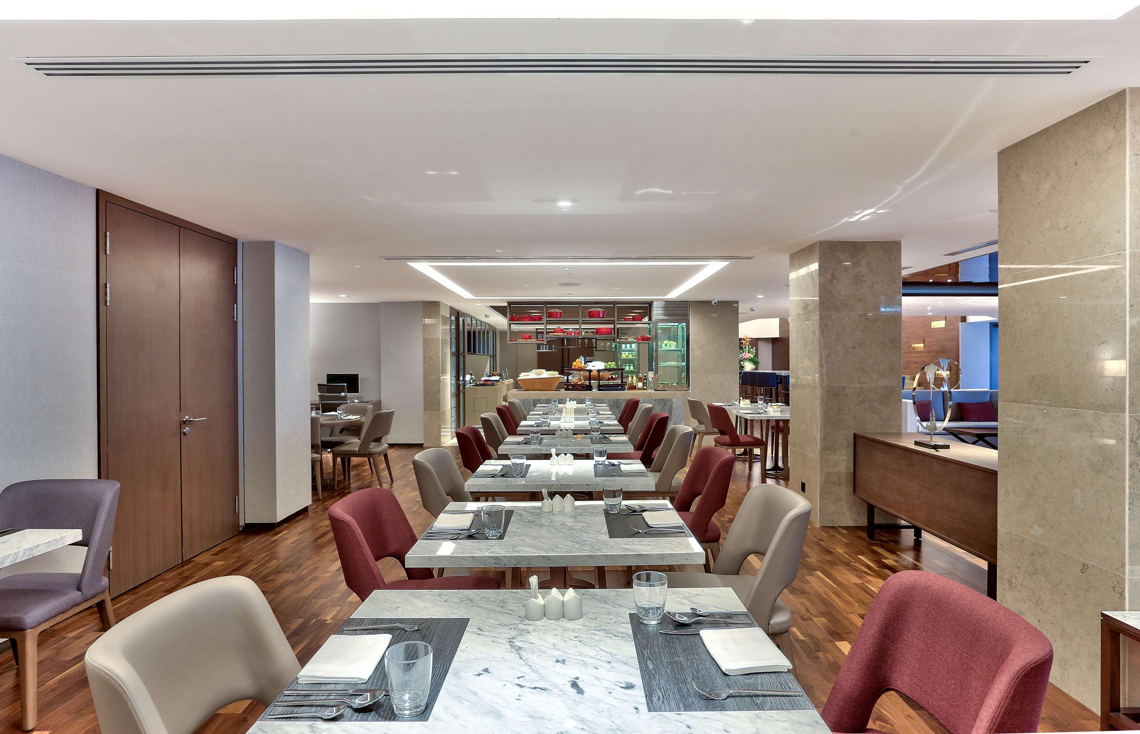 فندق هيلتون كوتا كينابالو المظهر الخارجي الصورة The lounge at Istanbul Ataturk Airport