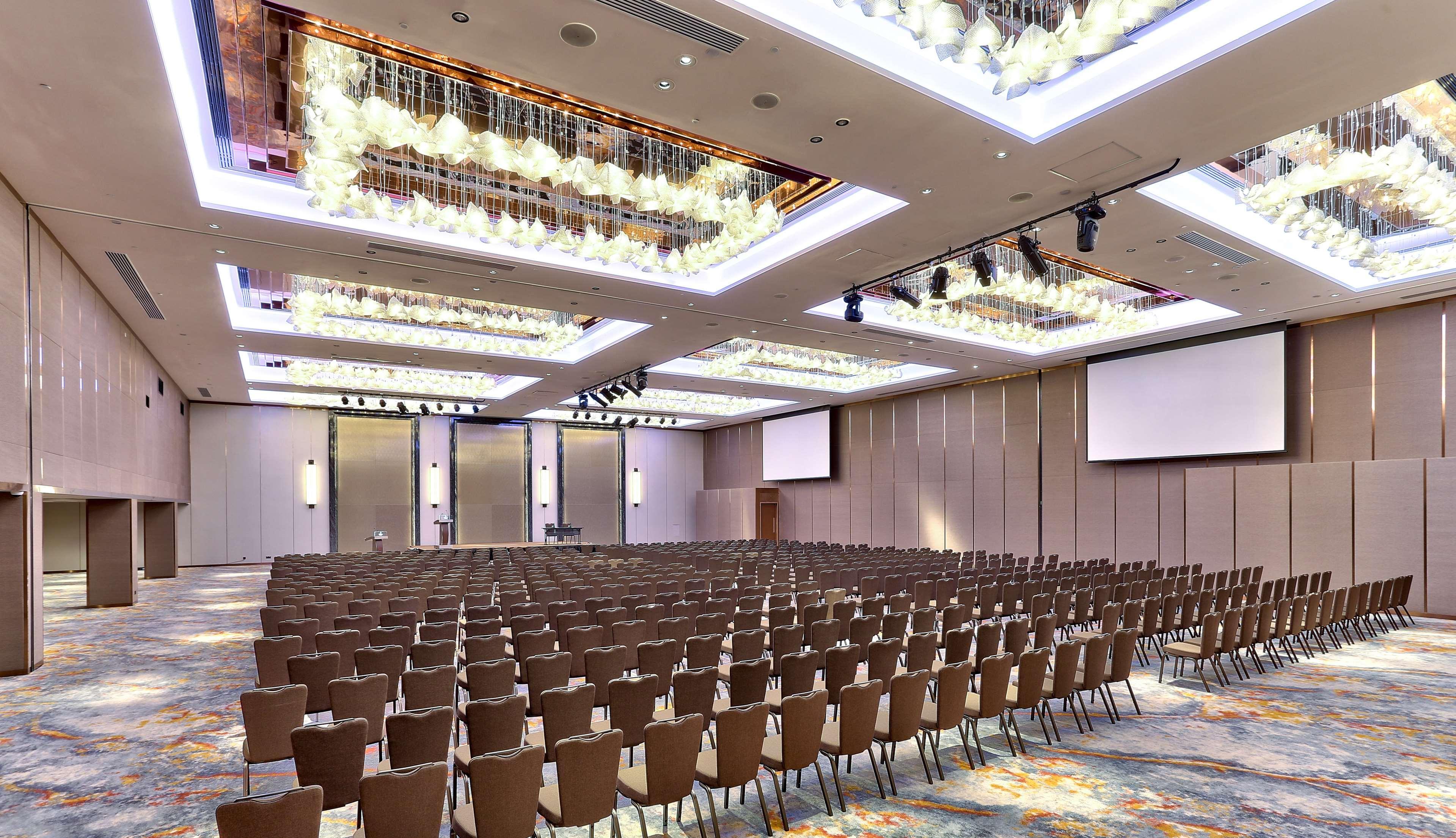 فندق هيلتون كوتا كينابالو المظهر الخارجي الصورة The Grand Ballroom