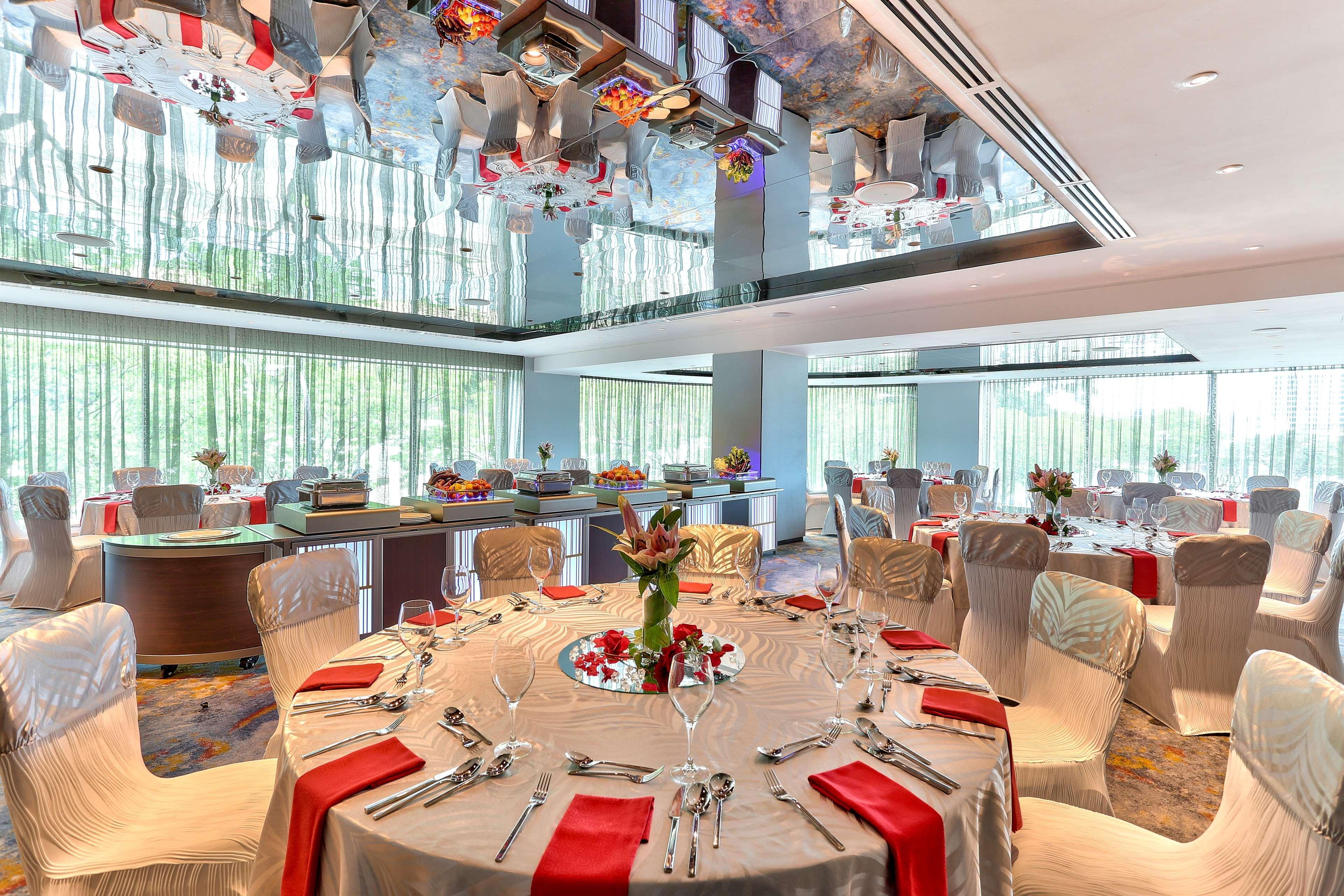 فندق هيلتون كوتا كينابالو المظهر الخارجي الصورة The ballroom