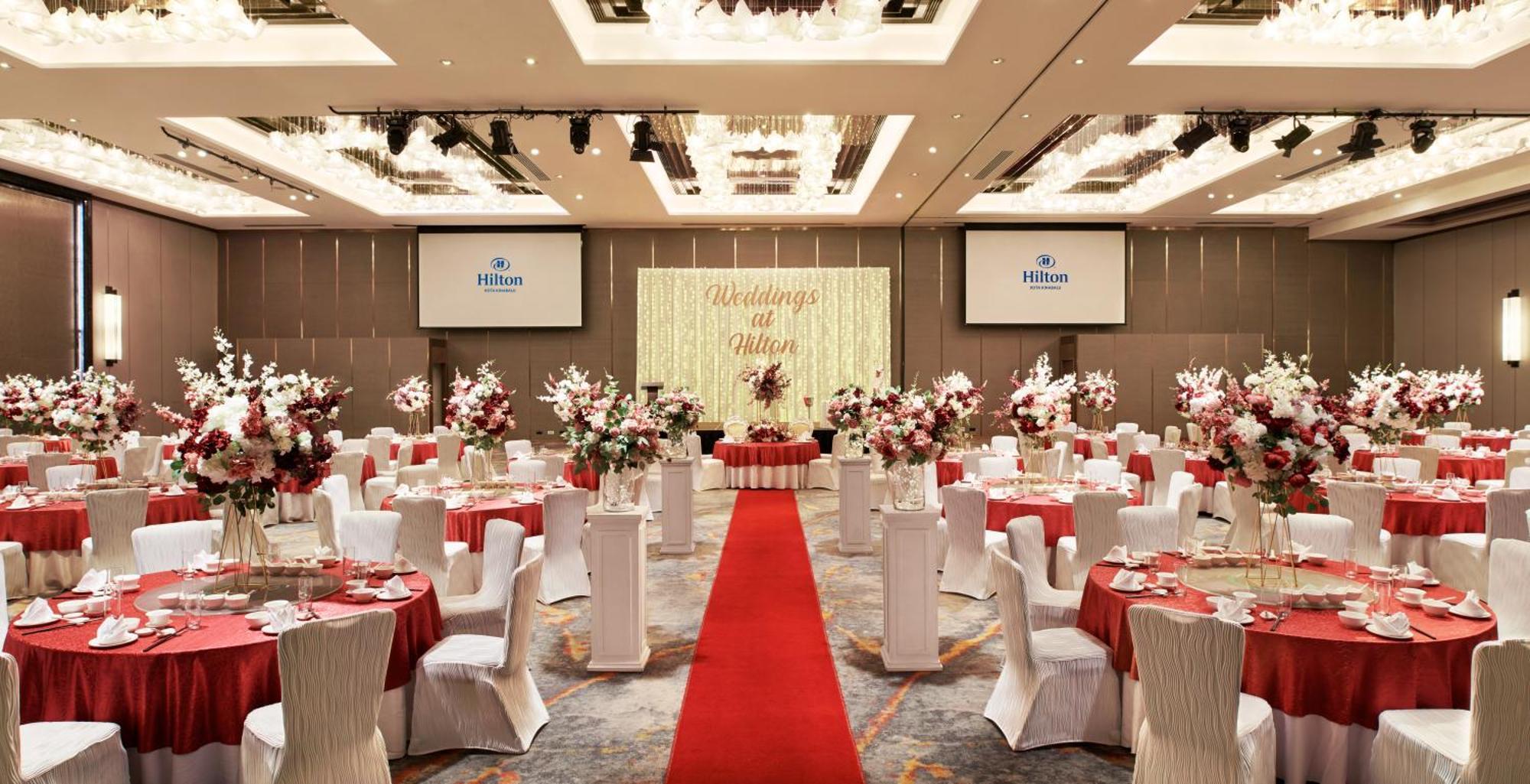 فندق هيلتون كوتا كينابالو المظهر الخارجي الصورة Wedding reception at Hilton Singapore