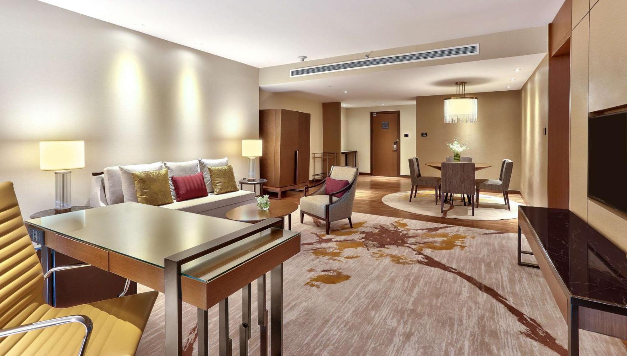 فندق هيلتون كوتا كينابالو المظهر الخارجي الصورة A suite at the hotel